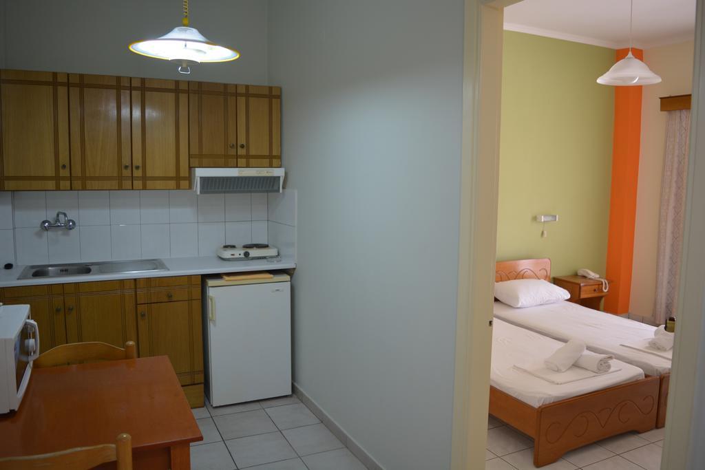 Montes Apartments & Studios Alykanas  Exterior photo